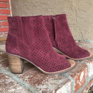 TOMS Women's Majorca Perforated Suede Peep Toe Booties  Size 7 US Burgundy boots